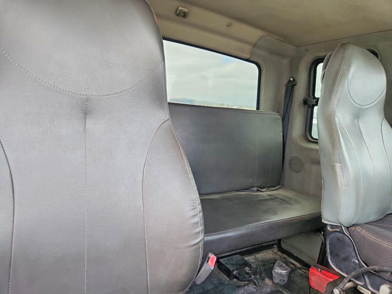 2015 INTERNATIONAL 4000 SERIE