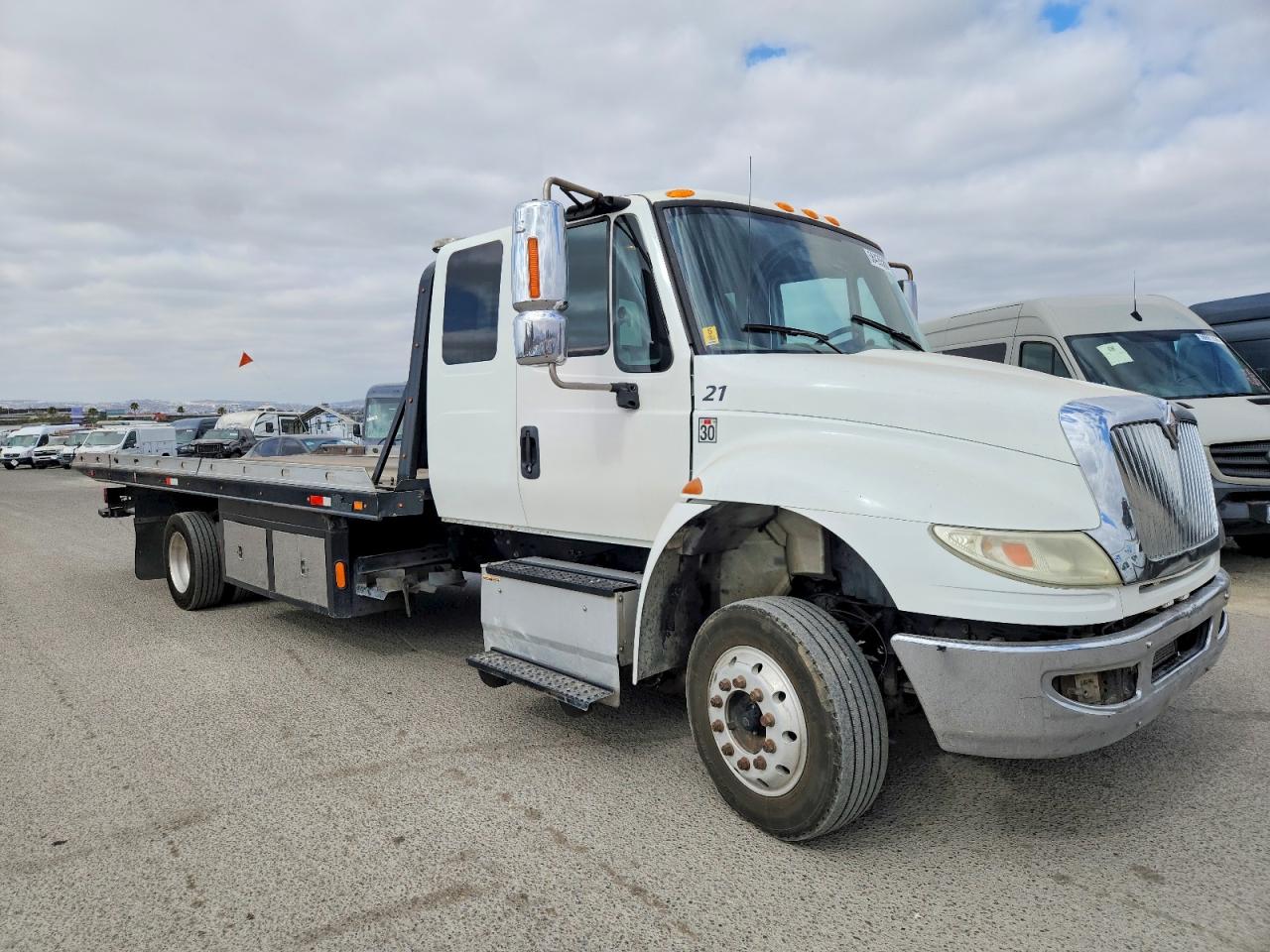 2015 INTERNATIONAL 4000 SERIE