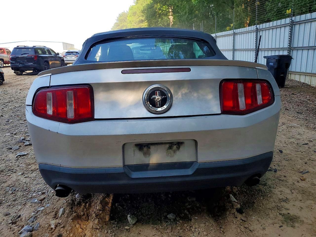2011 FORD MUSTANG
