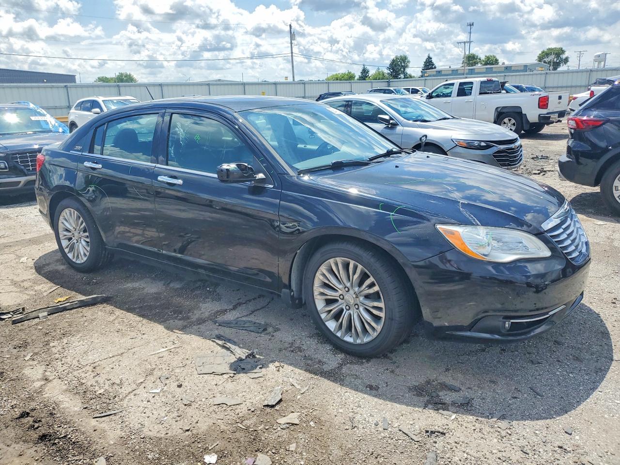 2013 CHRYSLER 200