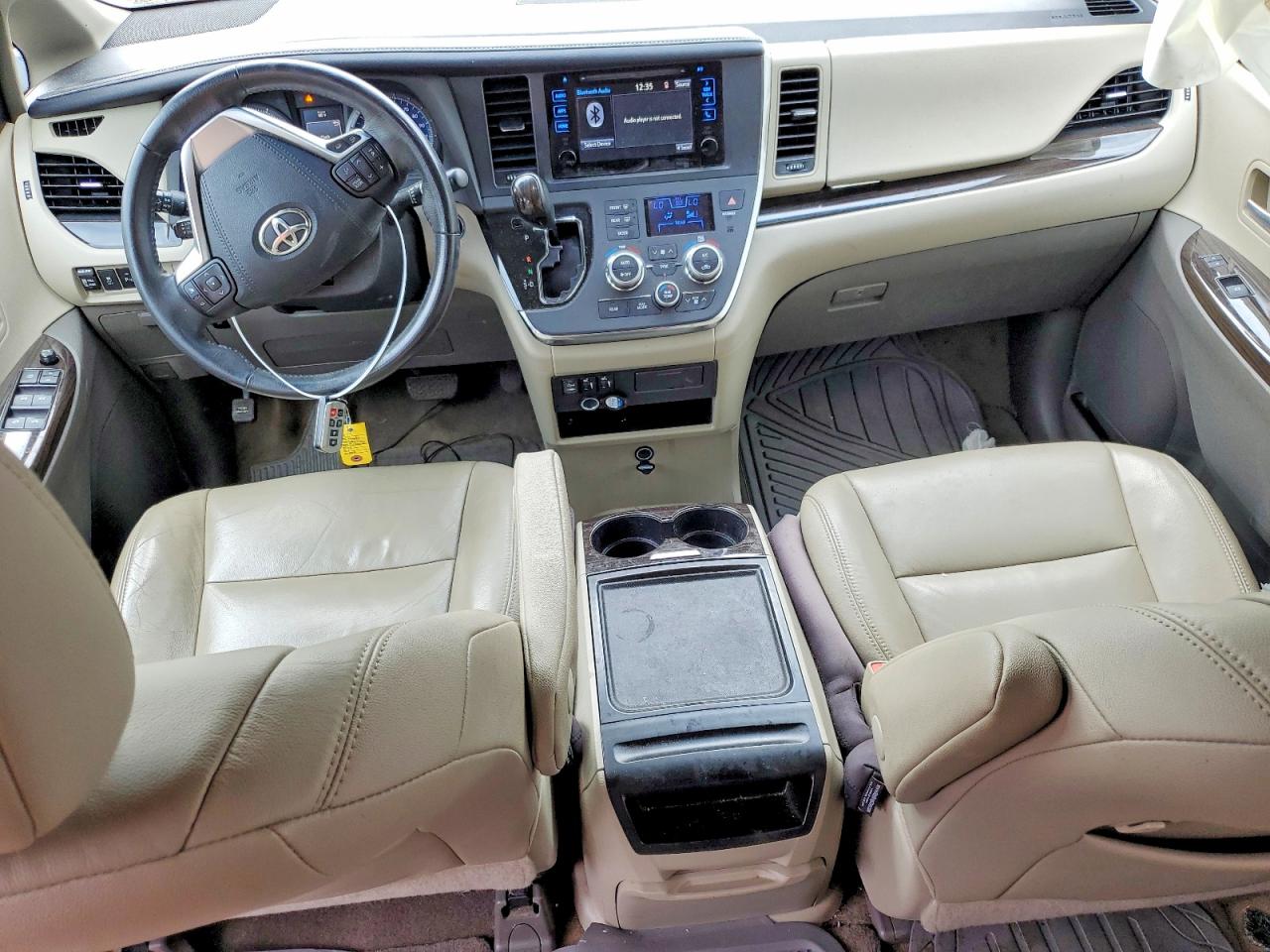 2017 TOYOTA SIENNA