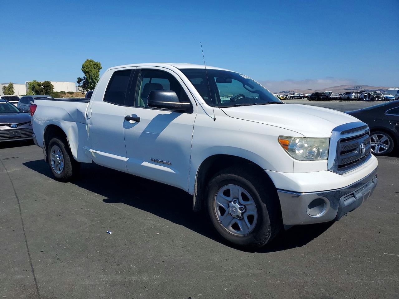 2011 TOYOTA TUNDRA