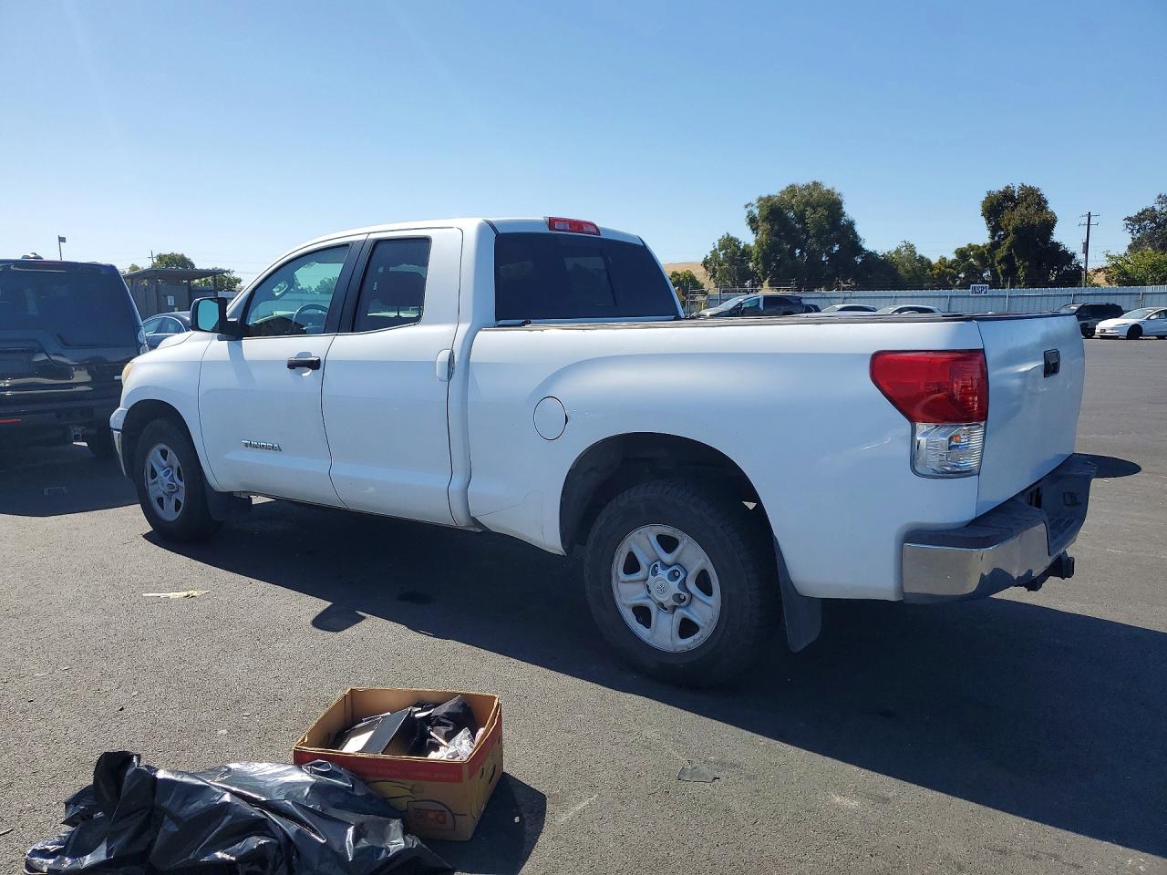 2011 TOYOTA TUNDRA