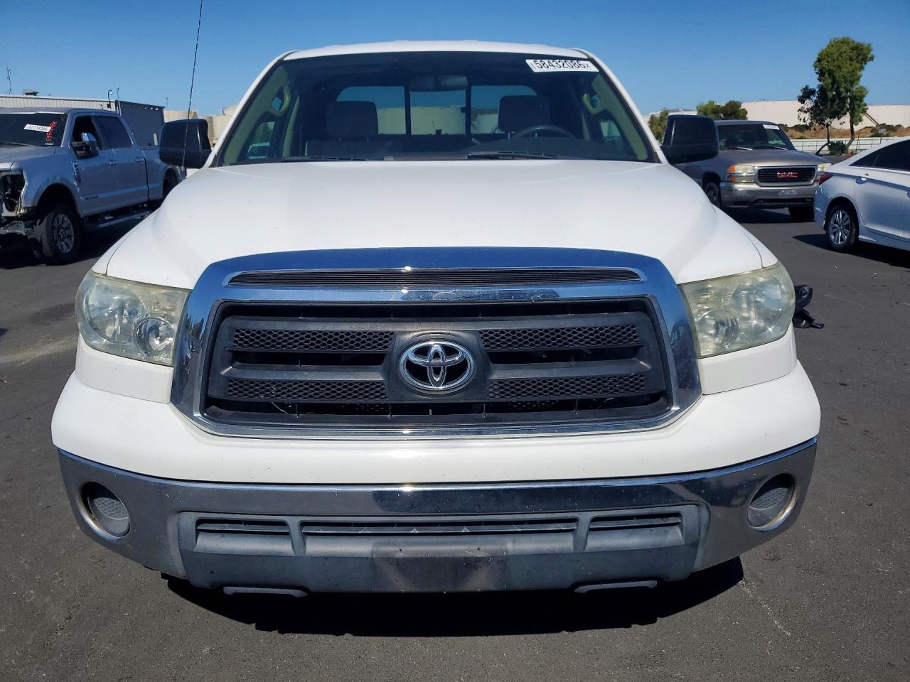 2011 TOYOTA TUNDRA