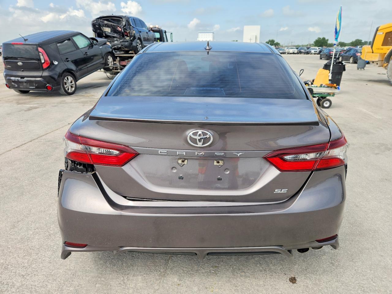2022 TOYOTA CAMRY