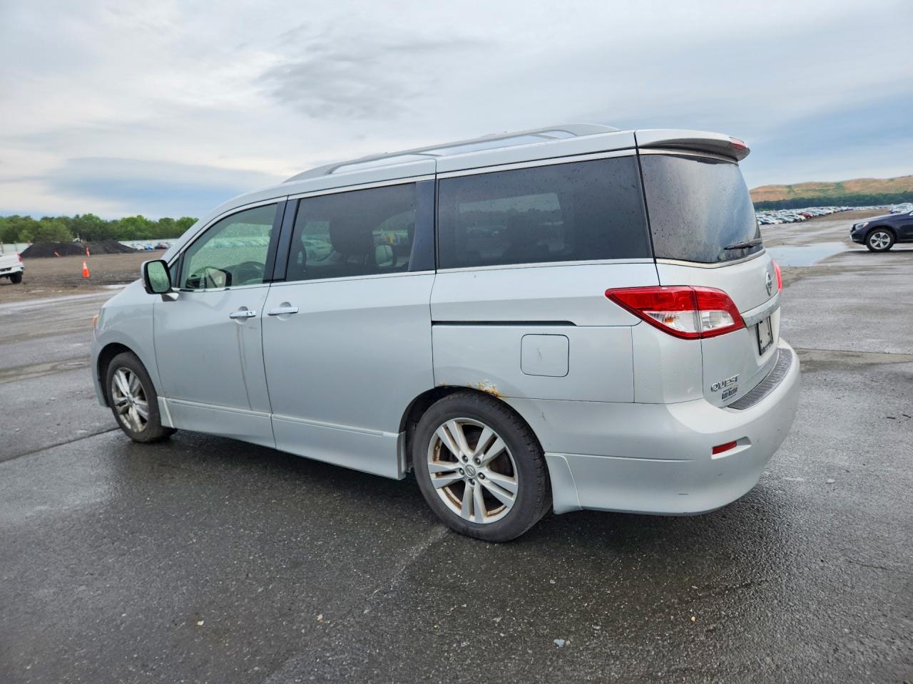 2012 NISSAN QUEST