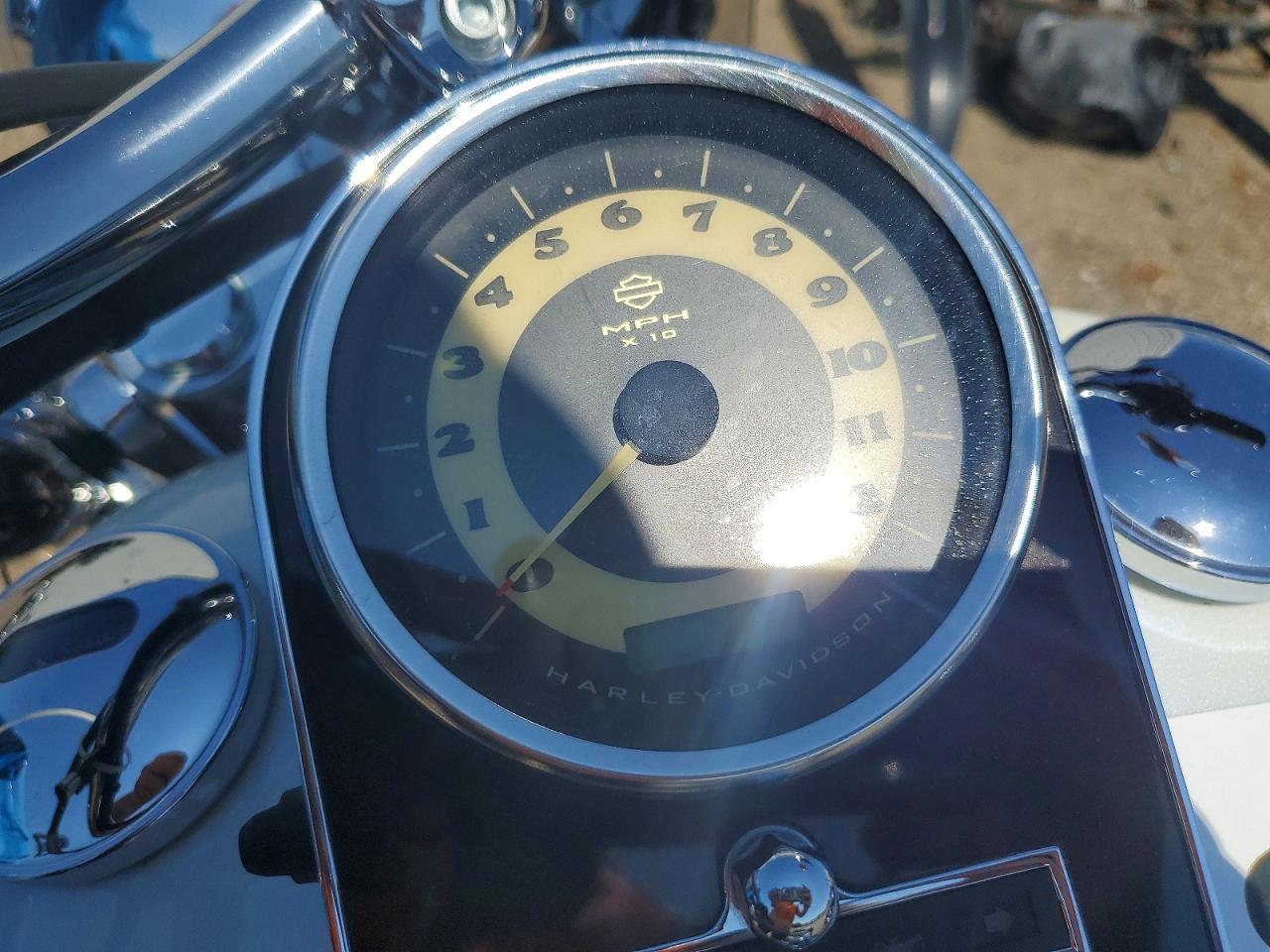 2006 HARLEY-DAVIDSON FL