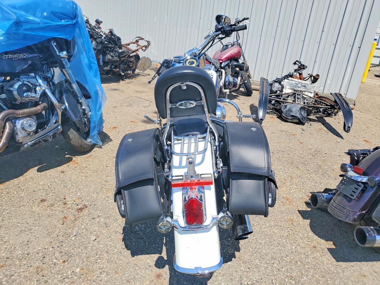 2006 HARLEY-DAVIDSON FL