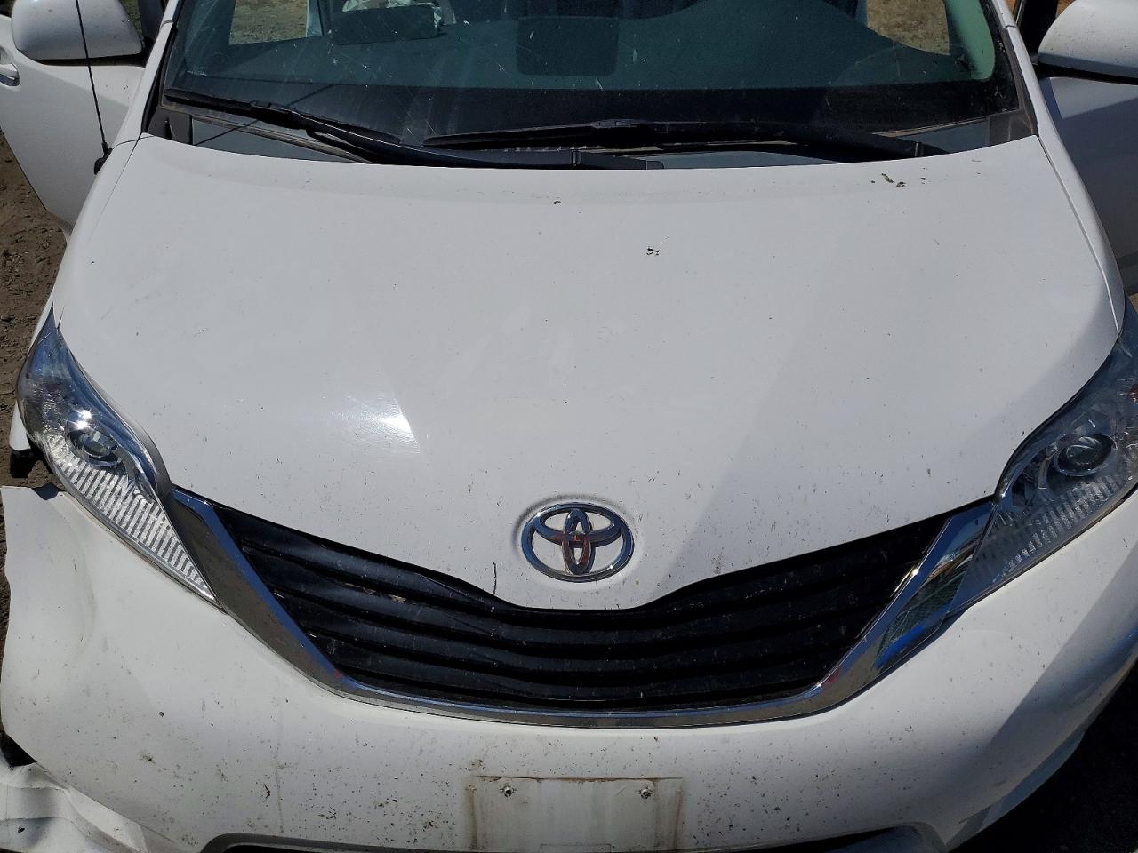 2013 TOYOTA SIENNA