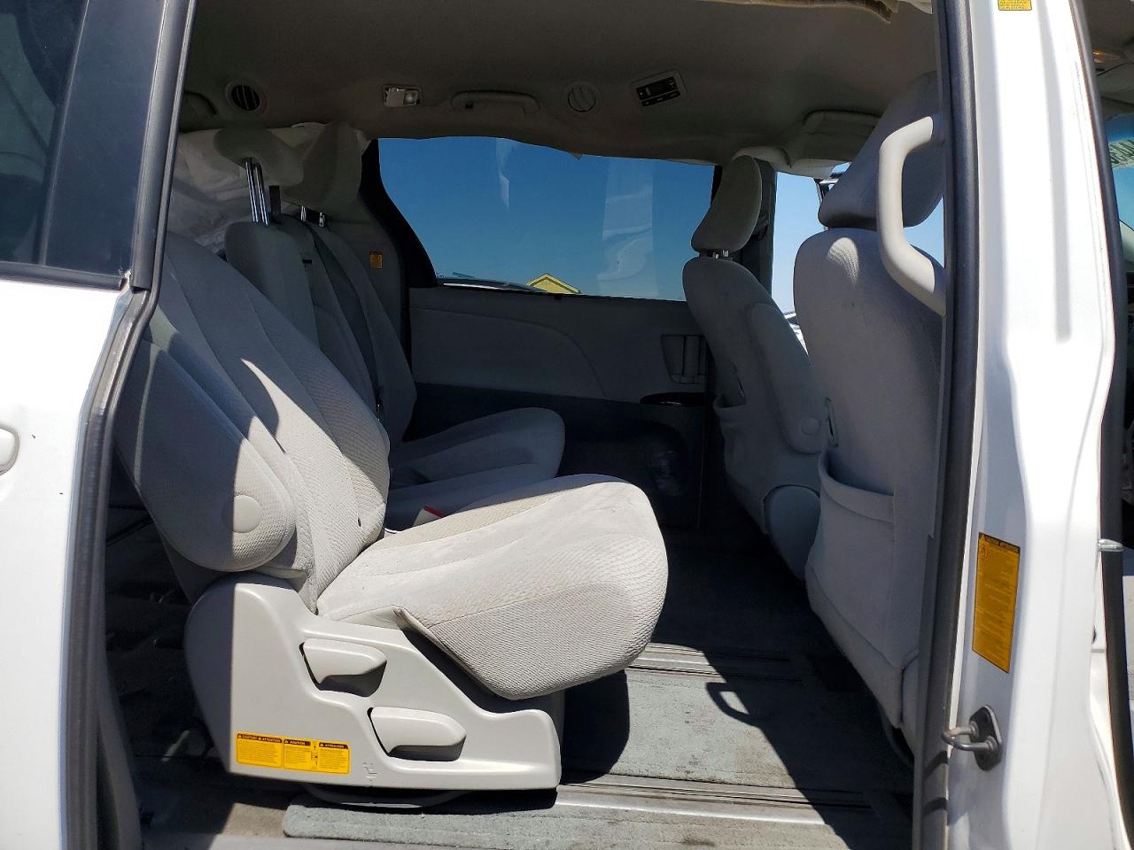 2013 TOYOTA SIENNA