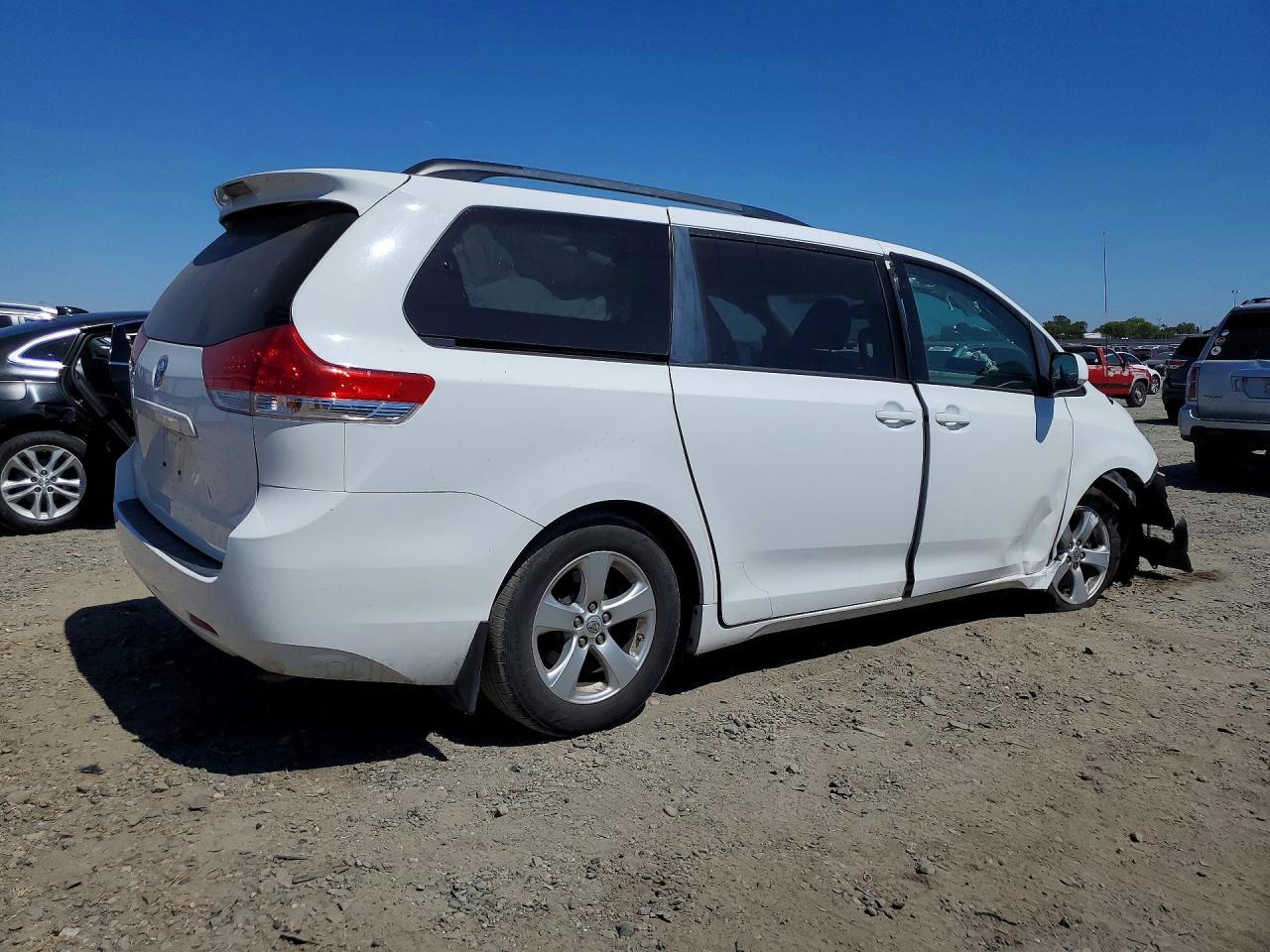 2013 TOYOTA SIENNA