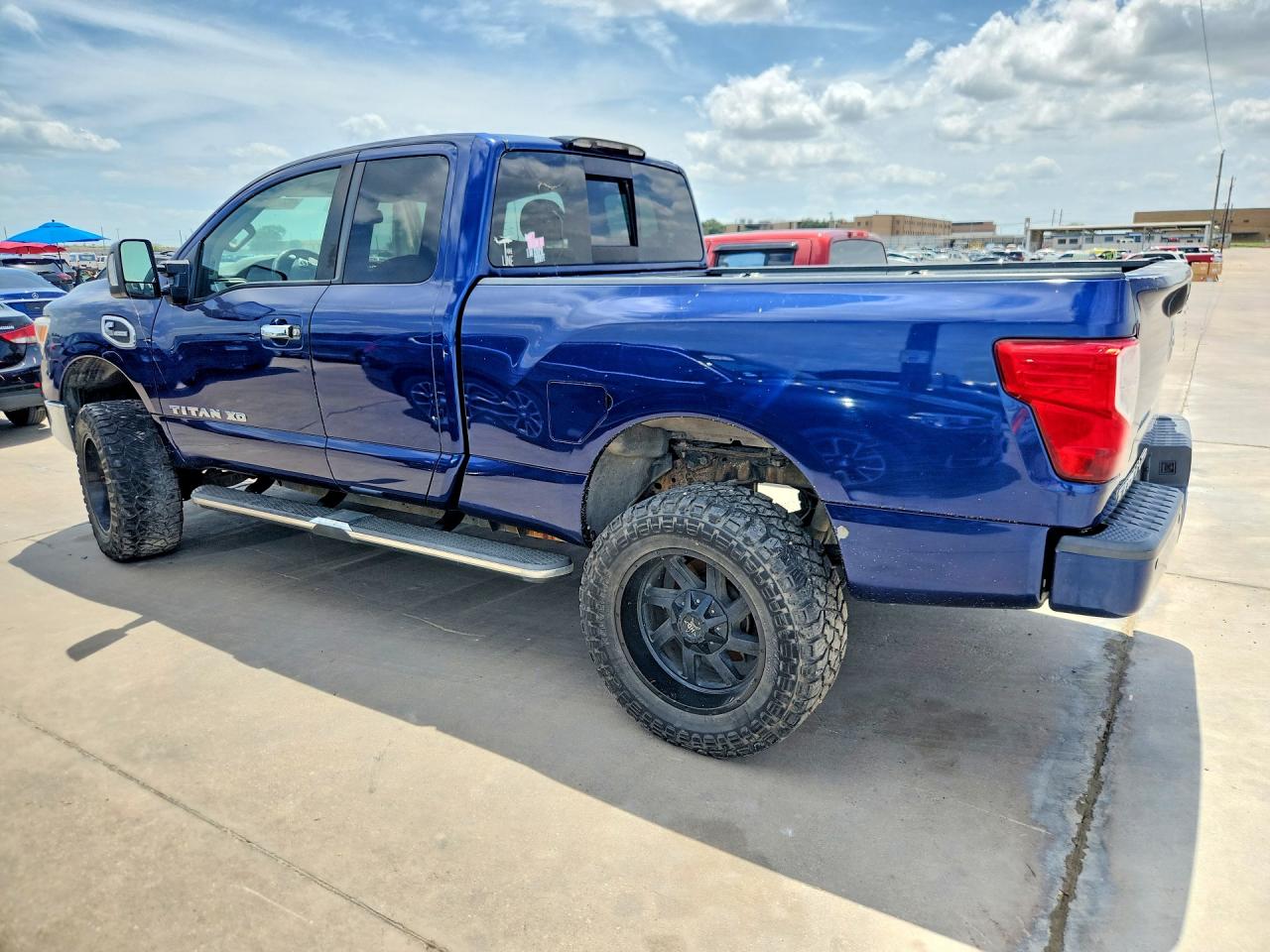 2017 NISSAN TITAN