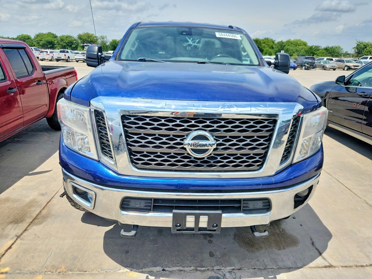2017 NISSAN TITAN