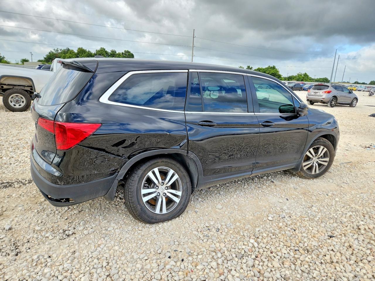 2017 HONDA PILOT