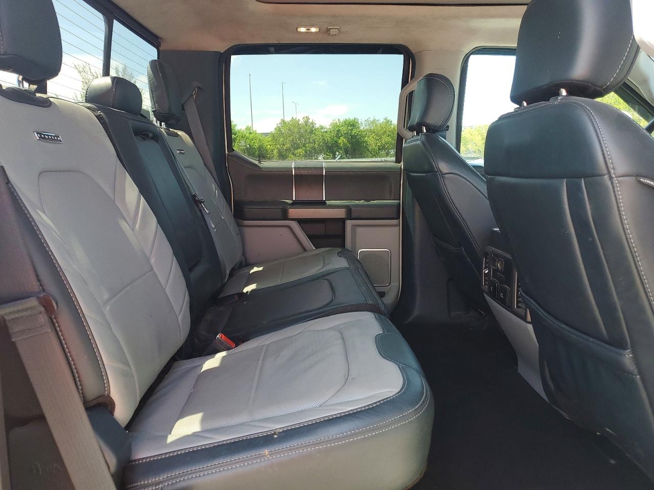 2022 FORD F350
