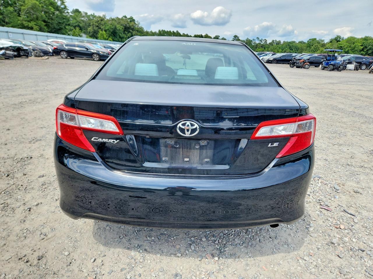 2014 TOYOTA CAMRY