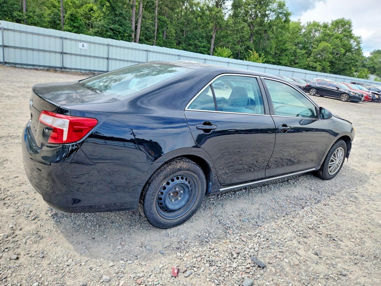 2014 TOYOTA CAMRY