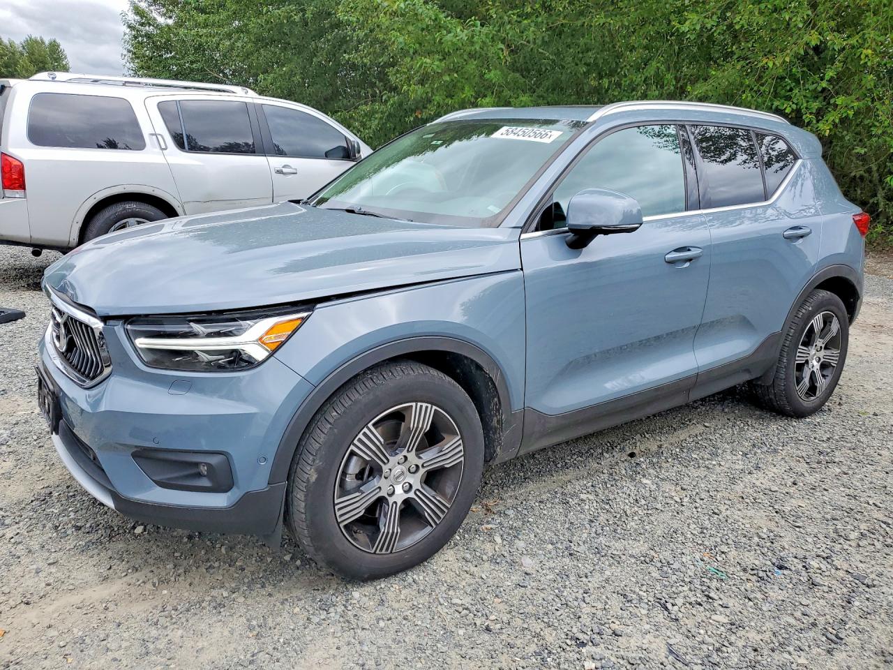 2020 VOLVO XC40