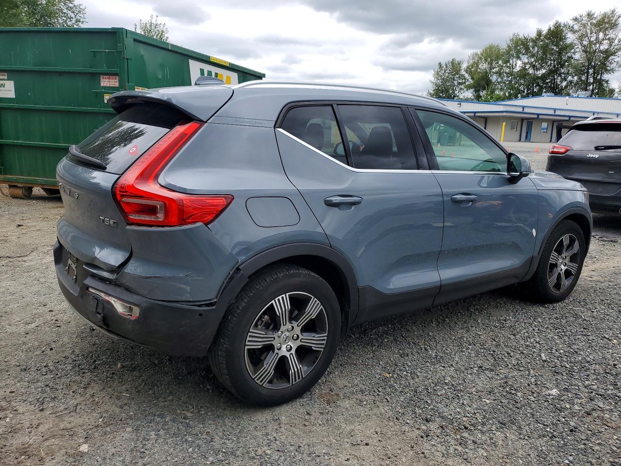2020 VOLVO XC40