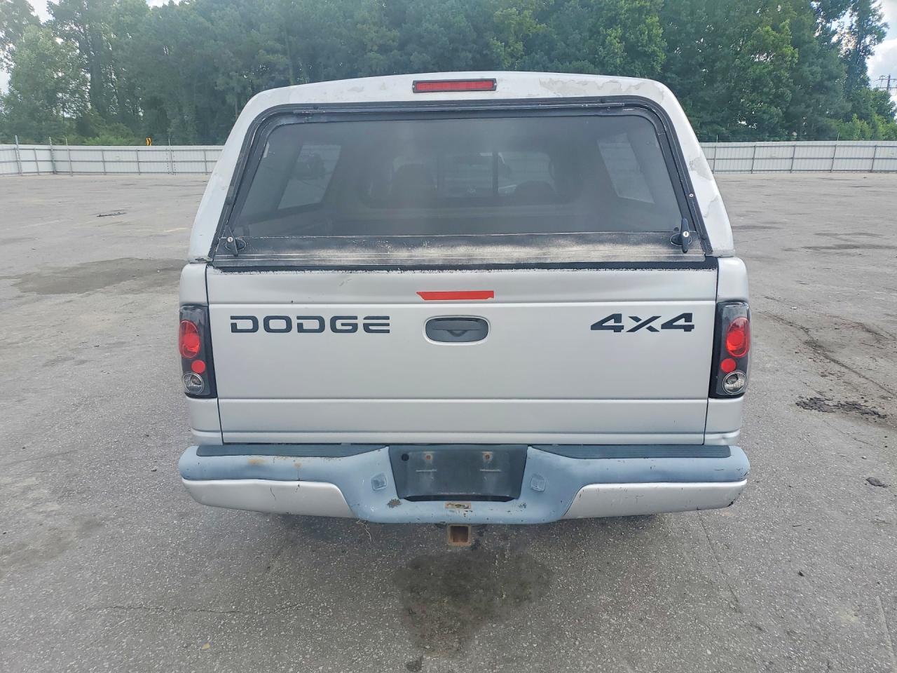 2002 DODGE DAKOTA