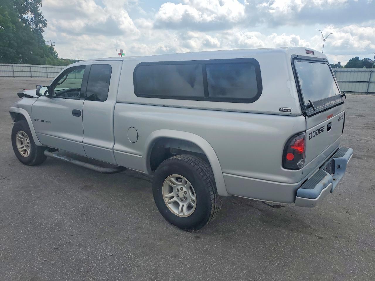 2002 DODGE DAKOTA