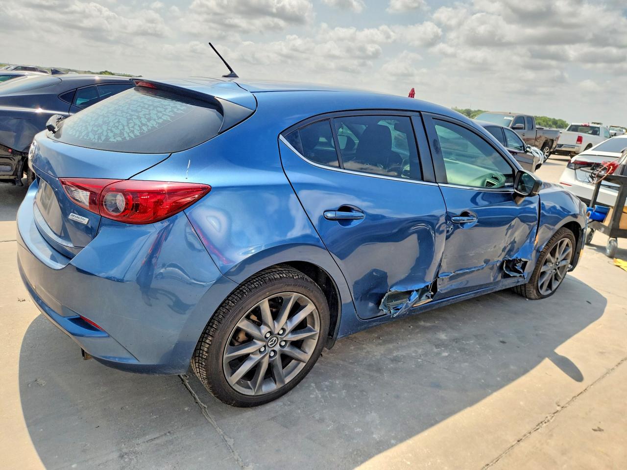 2018 MAZDA 3