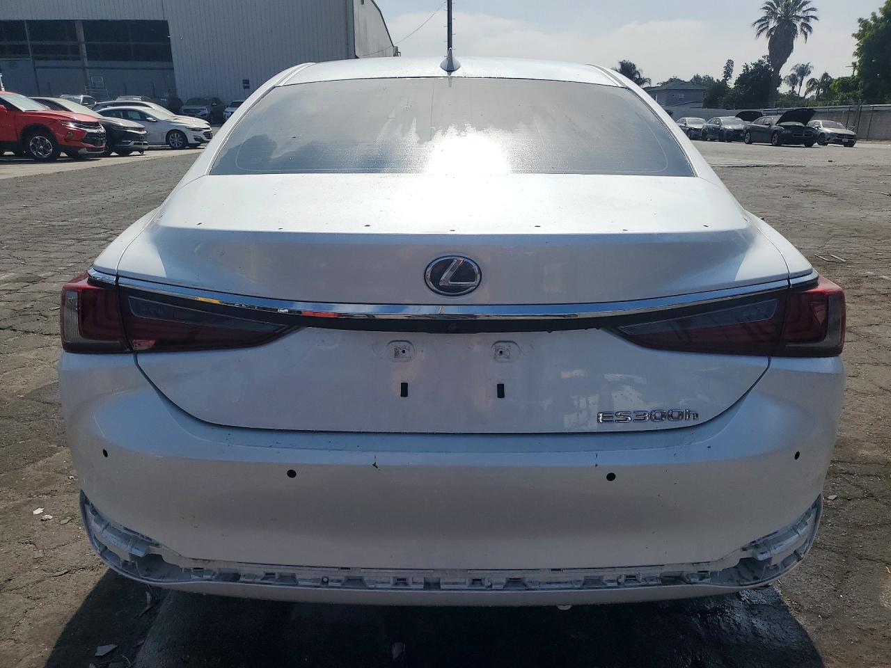 2025 LEXUS ES300