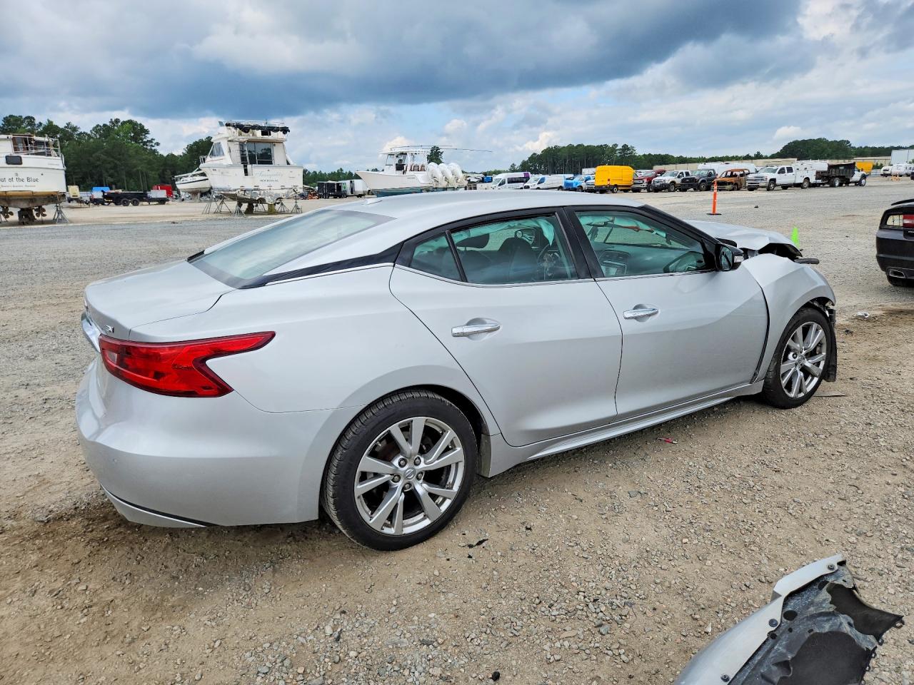 2017 NISSAN MAXIMA