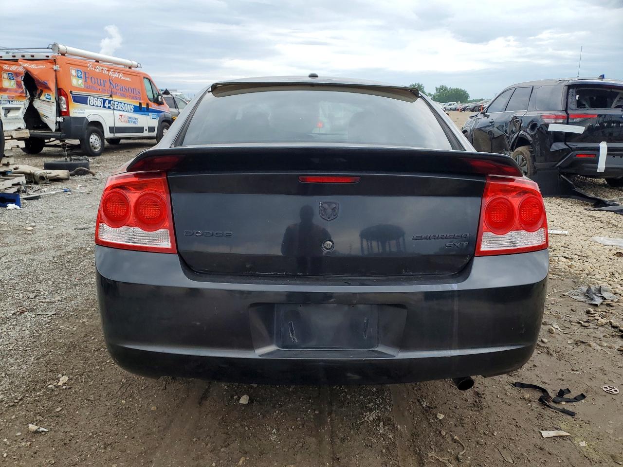 2010 DODGE CHARGER