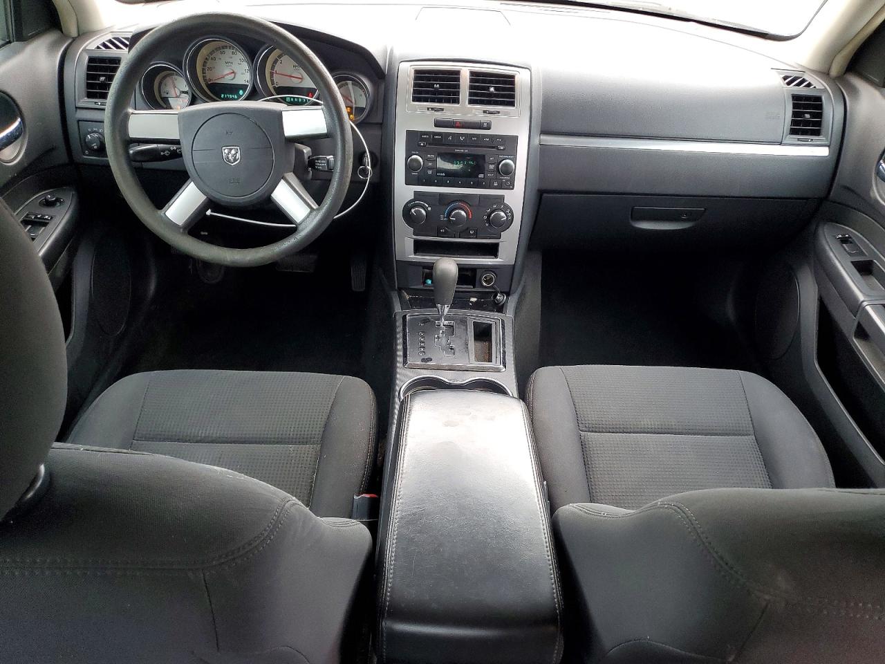 2010 DODGE CHARGER