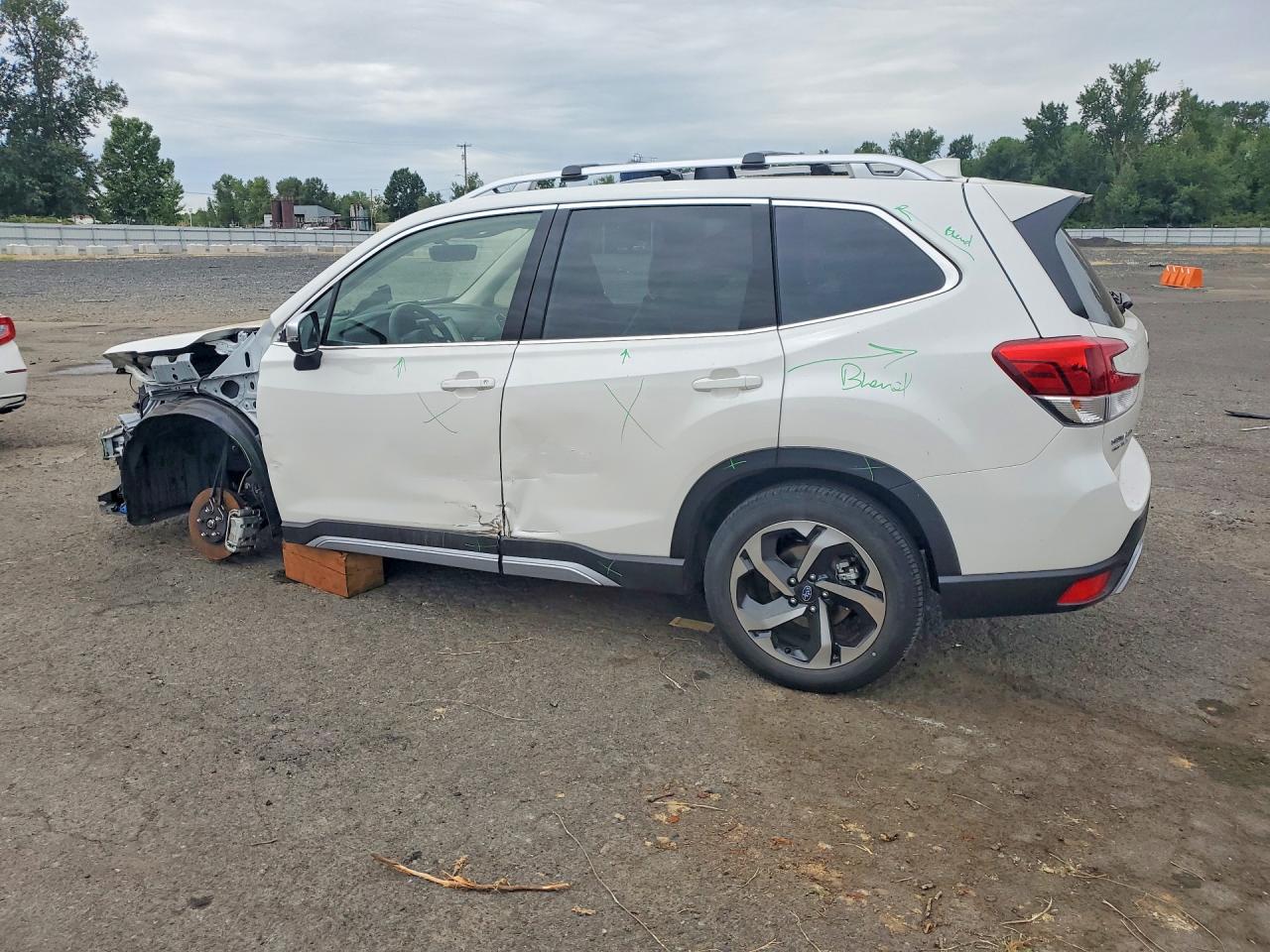 2023 SUBARU FORESTER