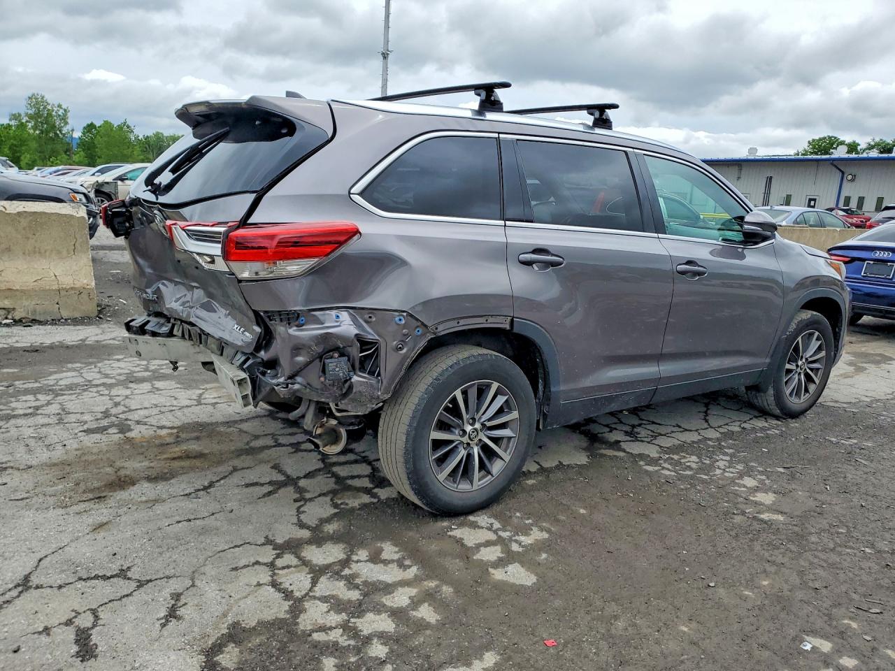 2019 TOYOTA HIGHLANDER