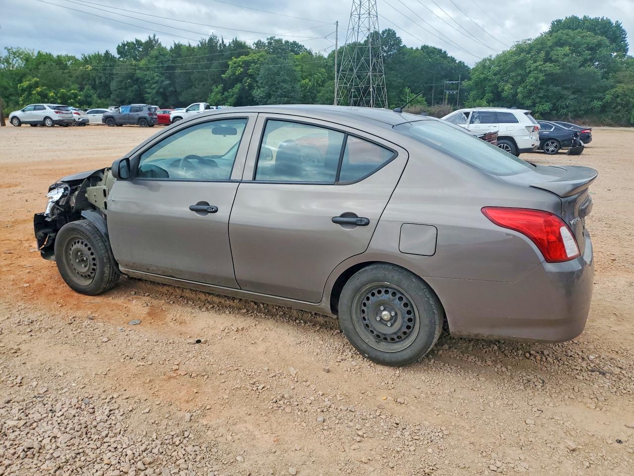 2015 NISSAN VERSA