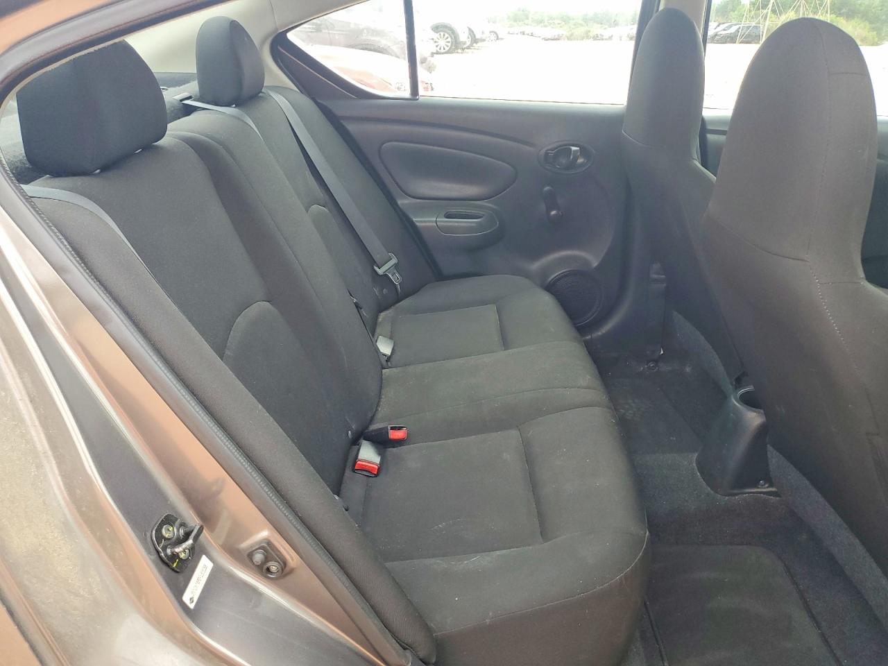 2015 NISSAN VERSA