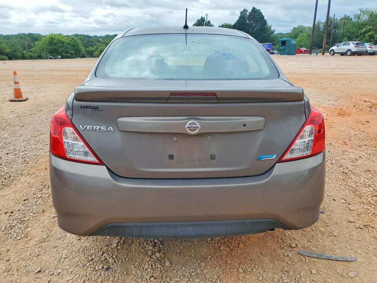 2015 NISSAN VERSA