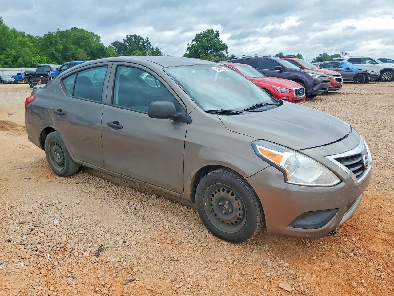 2015 NISSAN VERSA