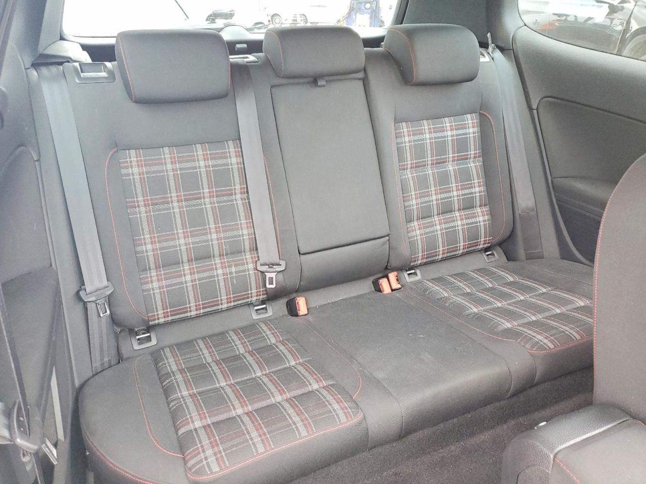 2010 VOLKSWAGEN GTI