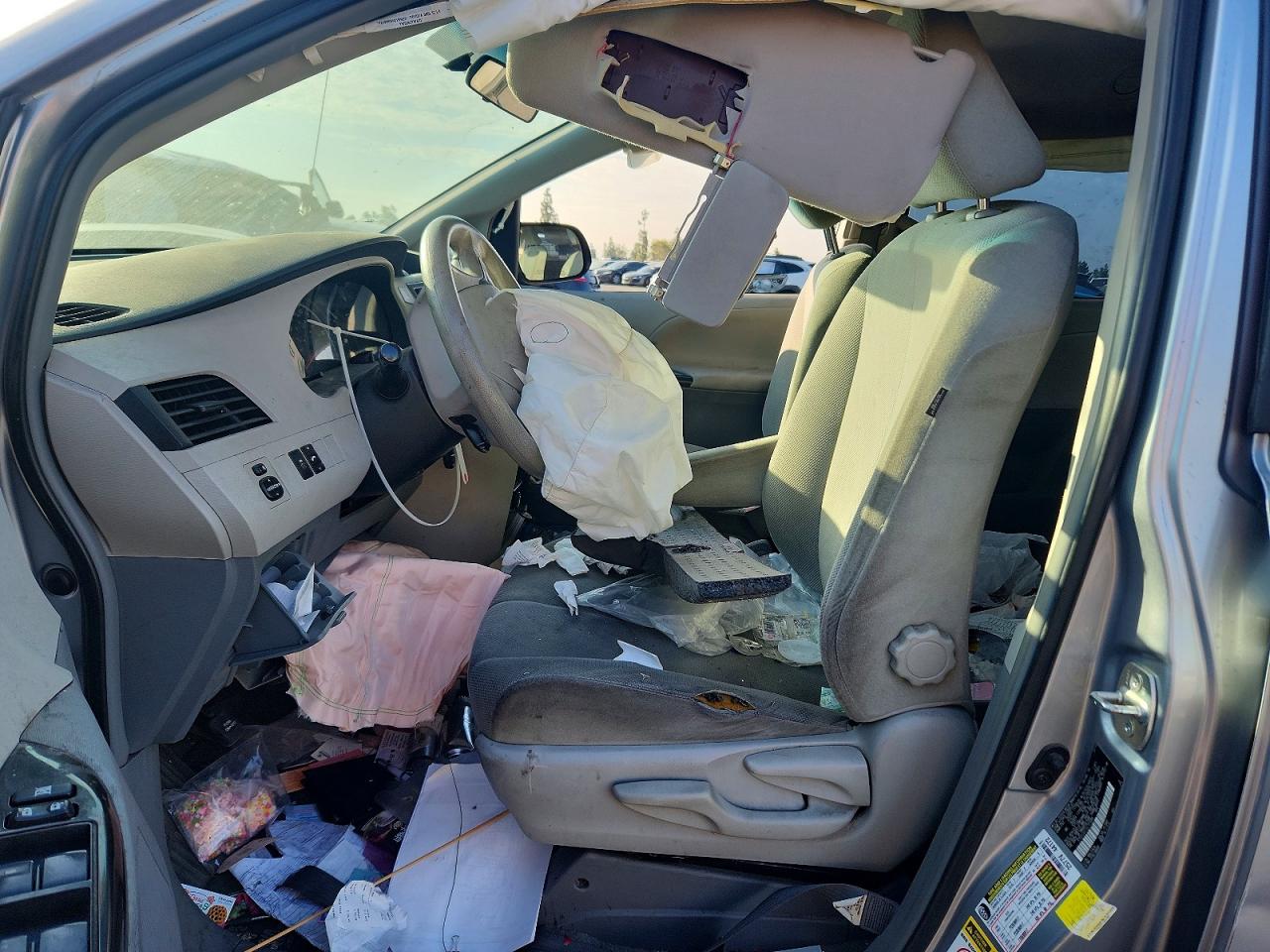 2013 TOYOTA SIENNA