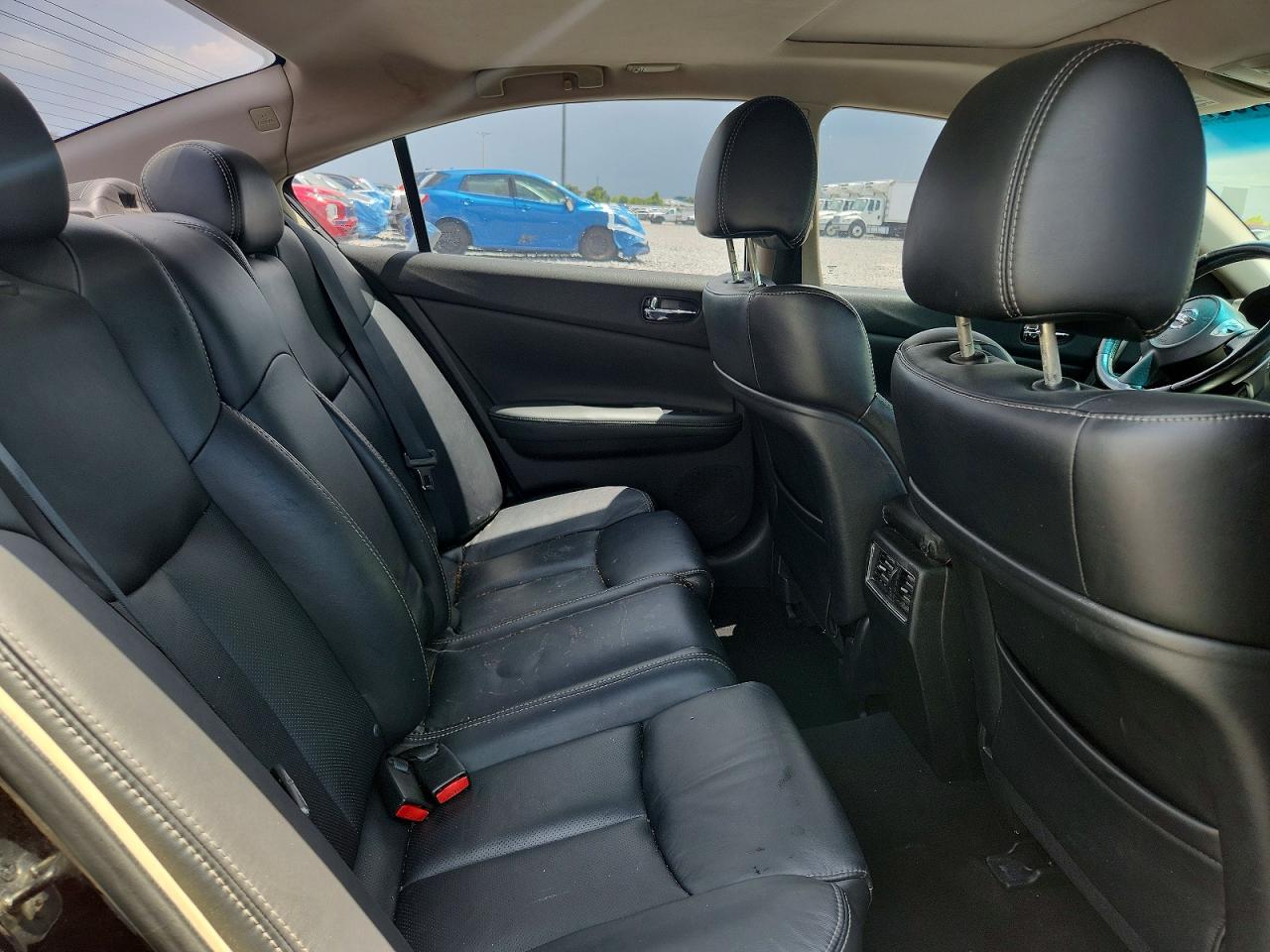 2011 NISSAN MAXIMA