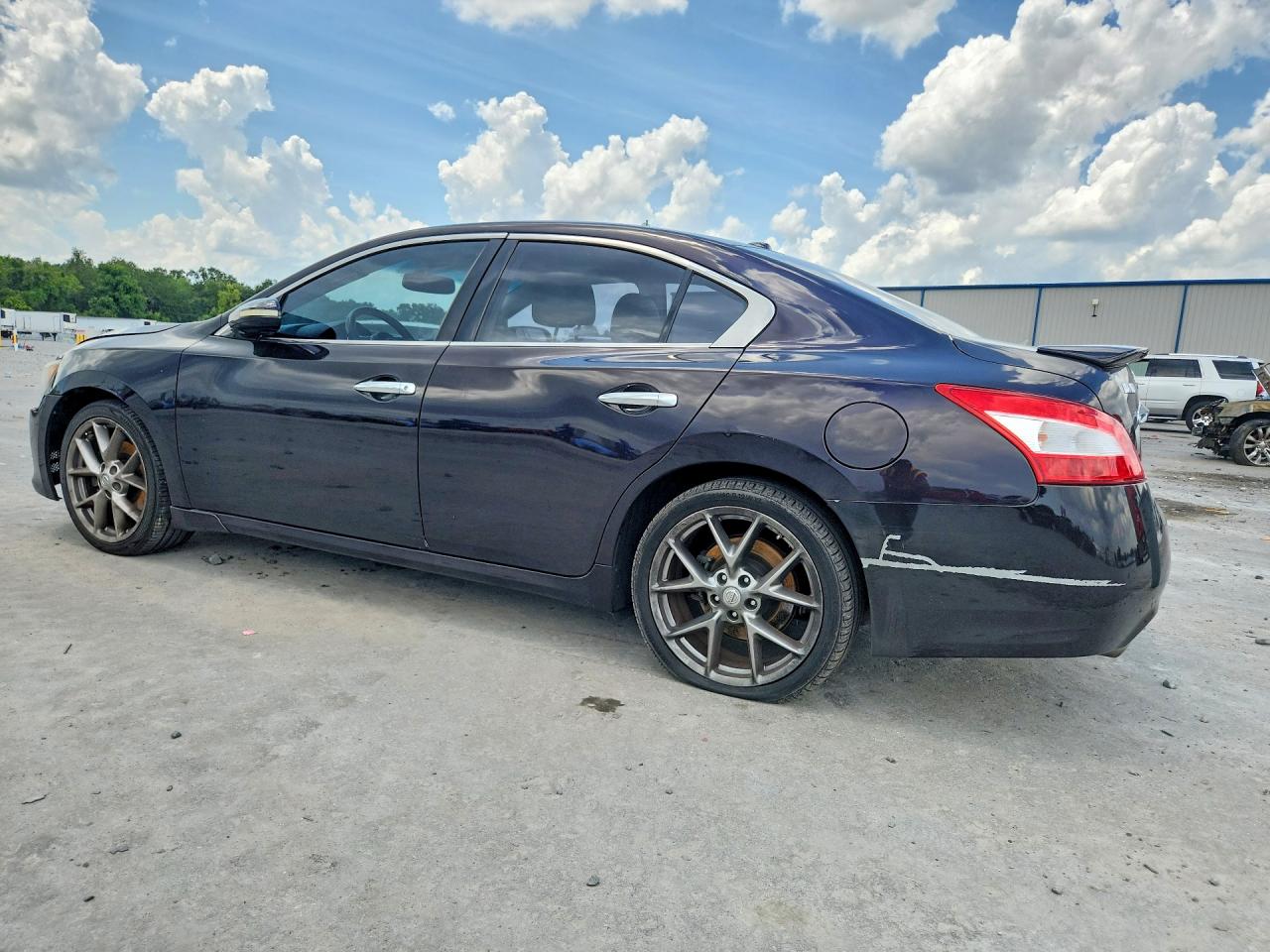 2011 NISSAN MAXIMA