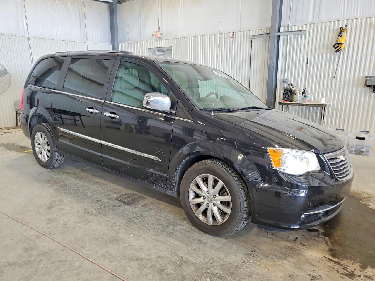 2016 CHRYSLER MINIVAN