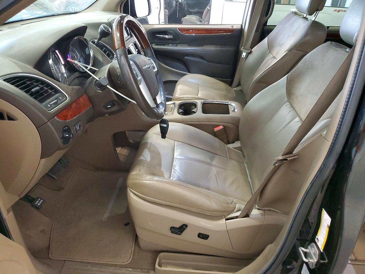2016 CHRYSLER MINIVAN