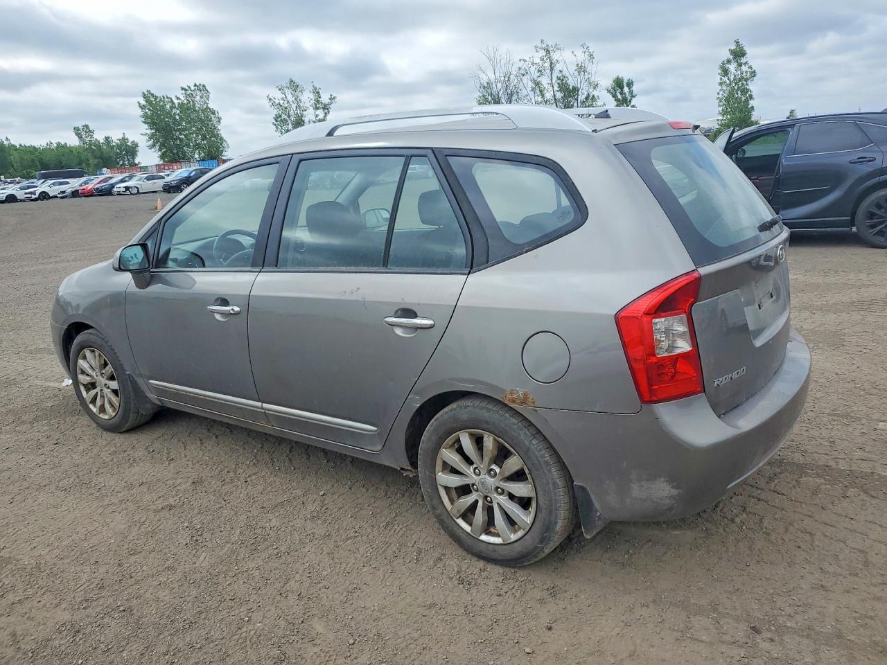 2012 KIA RONDO