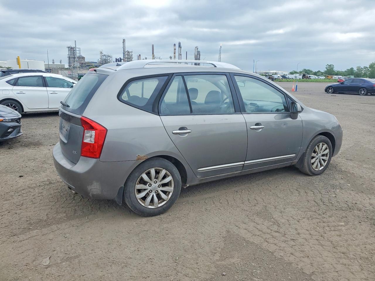 2012 KIA RONDO