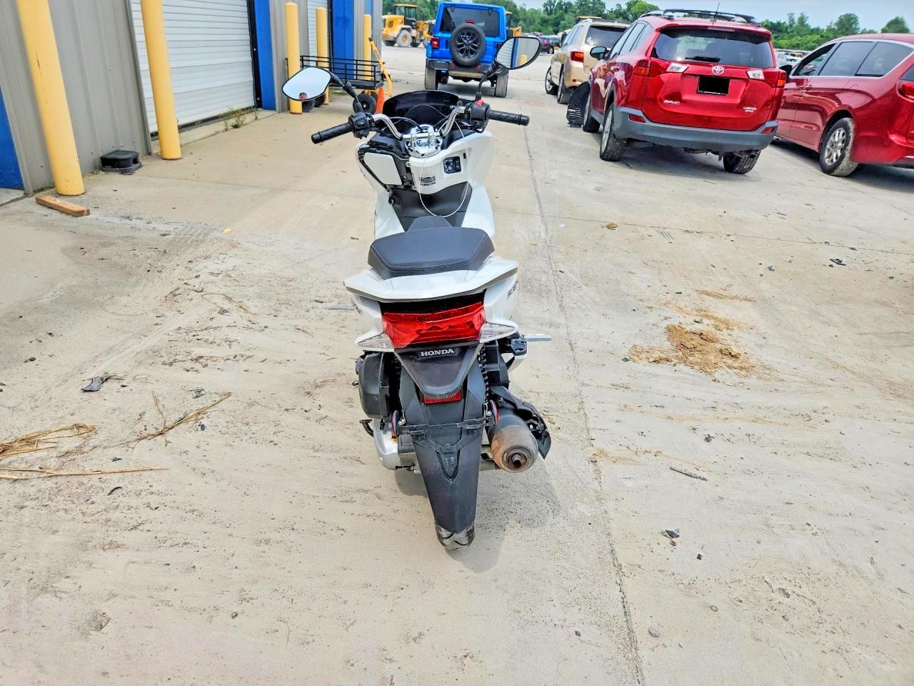 2015 HONDA PCX