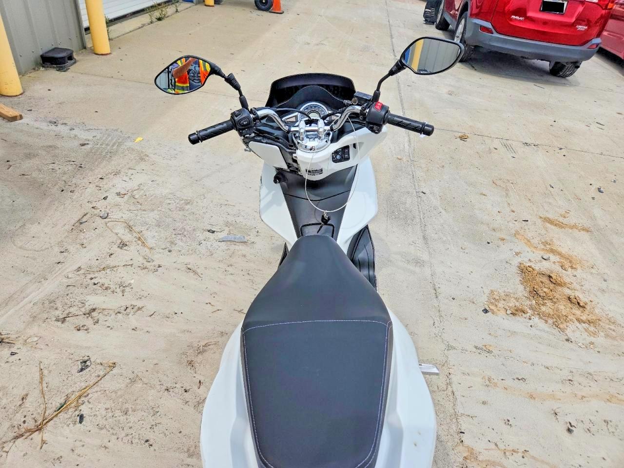2015 HONDA PCX
