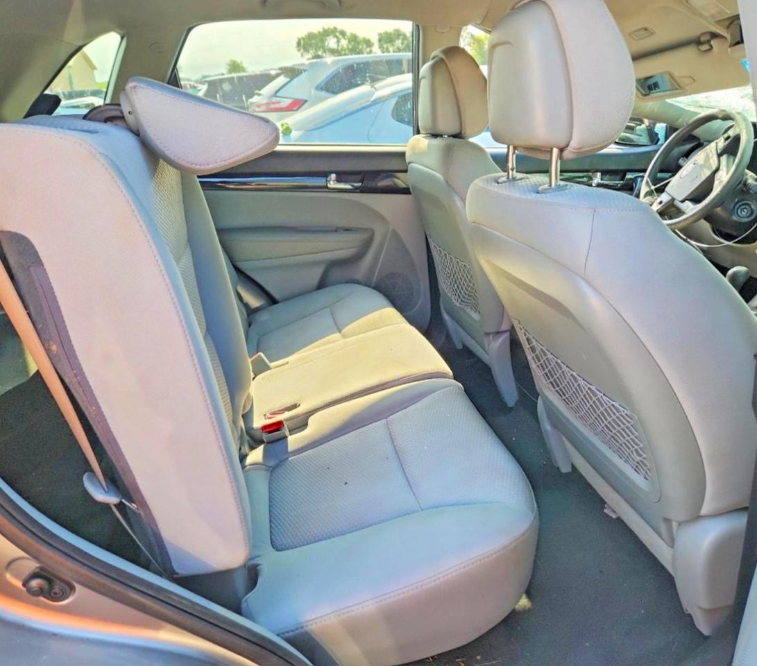2011 KIA SORENTO
