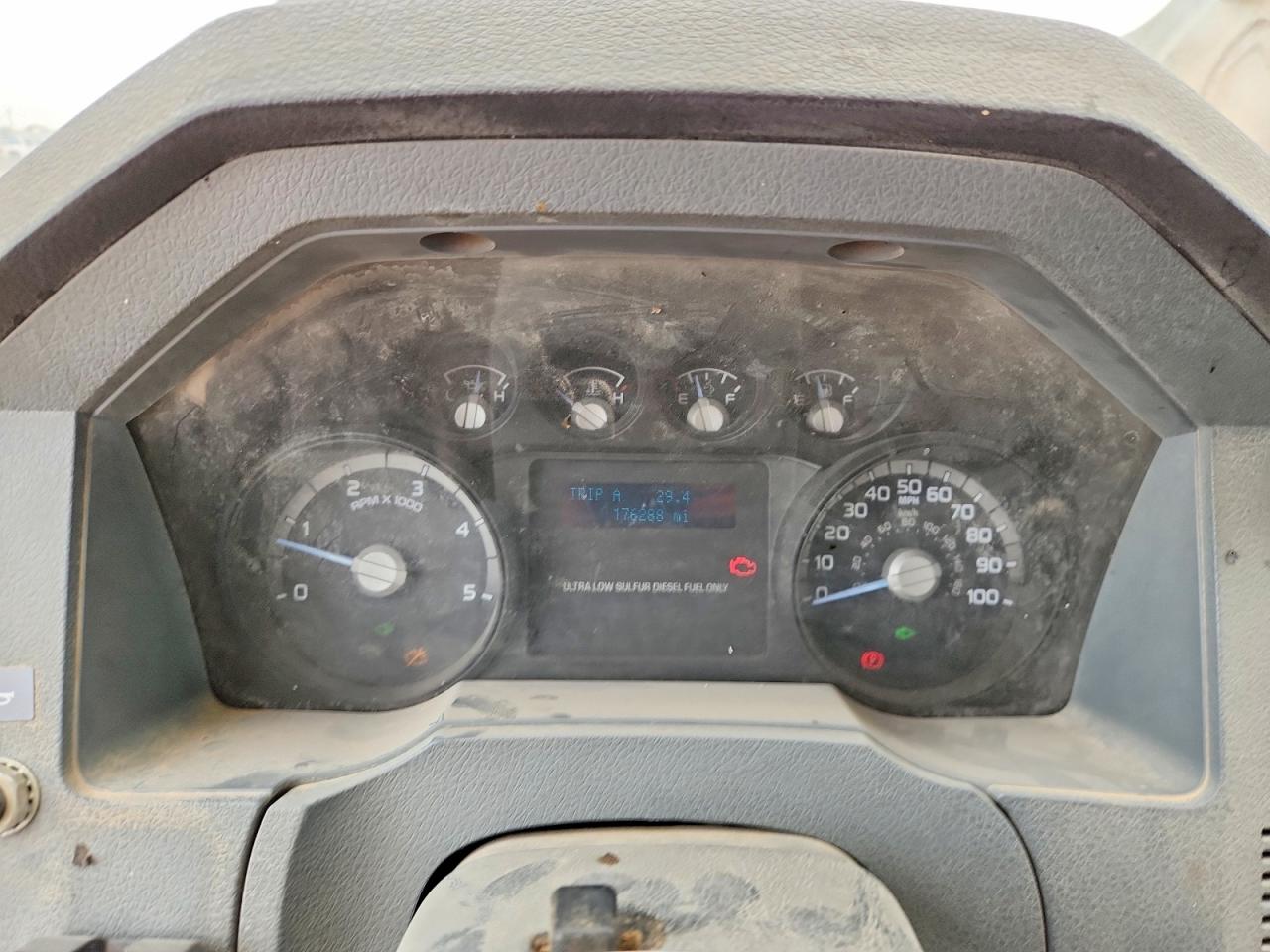 2011 FORD F750