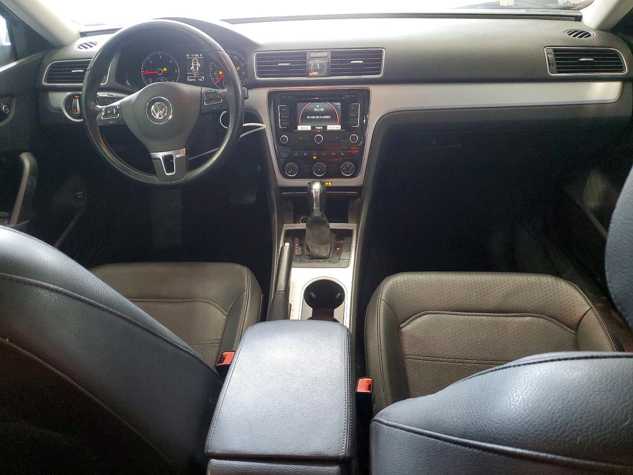 2013 VOLKSWAGEN PASSAT