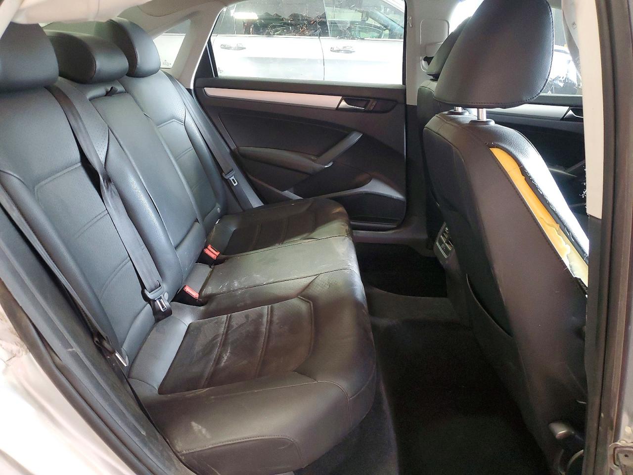 2013 VOLKSWAGEN PASSAT